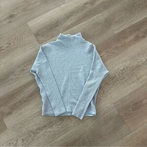 Lululemon restless mock neck